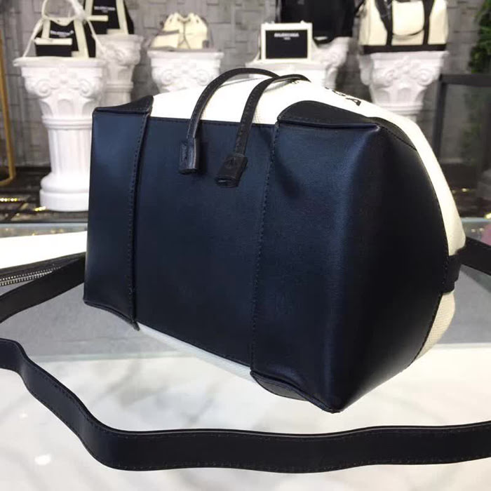 BALENCIAG巴黎世家 BALENCIAGA帆布 休閒時尚 斜挎抽繩桶包  BL1321